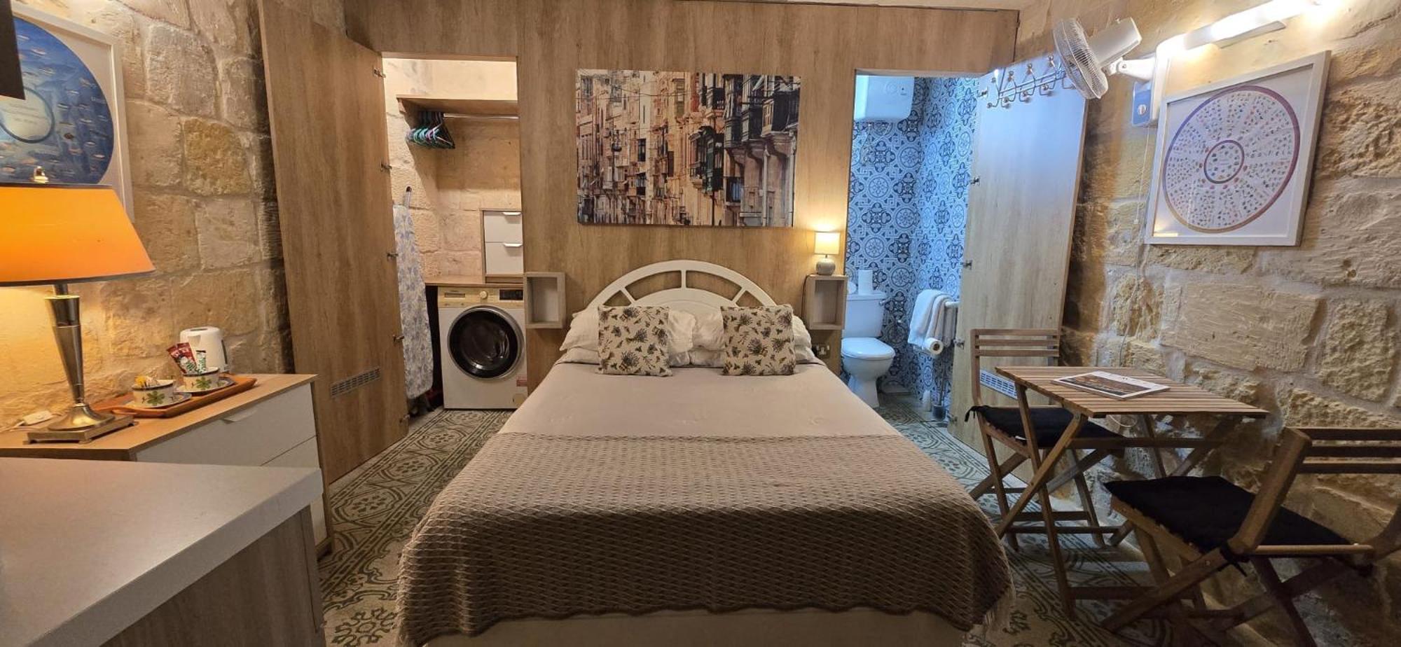 Servants' Quarters Studio Apartment Valletta Exterior photo